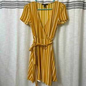 Mustard colored wrap dress ☀️